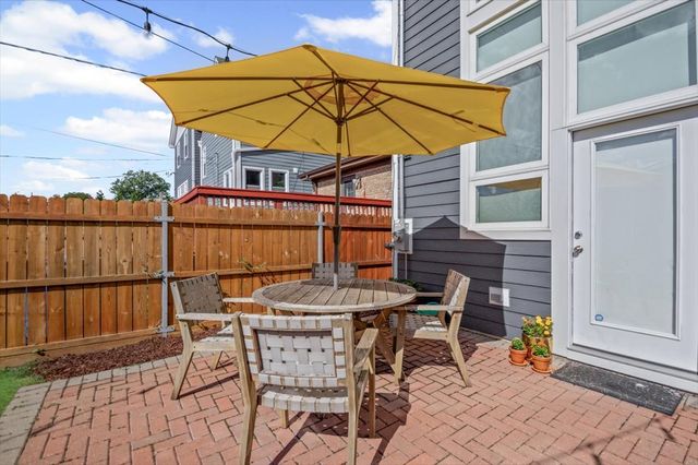 1700 N Harding Avenue, Chicago, IL 60647