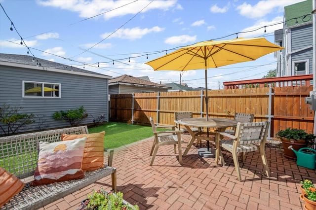 1700 N Harding Avenue, Chicago, IL 60647