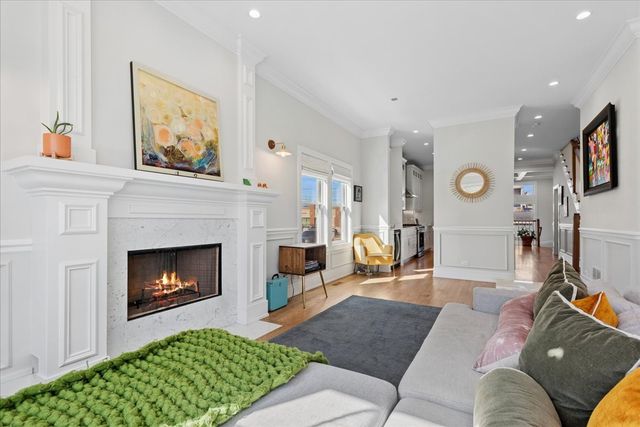 1700 N Harding Avenue, Chicago, IL 60647