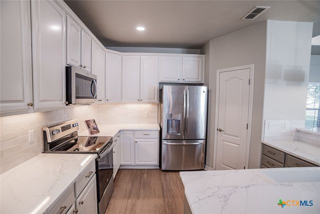 526 Blue Heron Lane, Mcqueeney, TX 78123