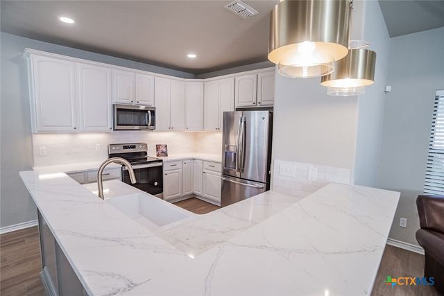 526 Blue Heron Lane, Mcqueeney, TX 78123