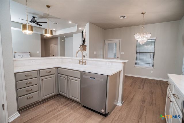 526 Blue Heron Lane, Mcqueeney, TX 78123