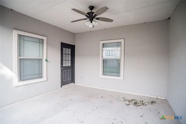 526 Blue Heron Lane, Mcqueeney, TX 78123