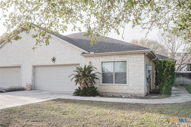 526 Blue Heron Lane, Mcqueeney, TX 78123