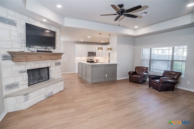 526 Blue Heron Lane, Mcqueeney, TX 78123