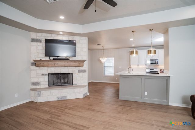526 Blue Heron Lane, Mcqueeney, TX 78123