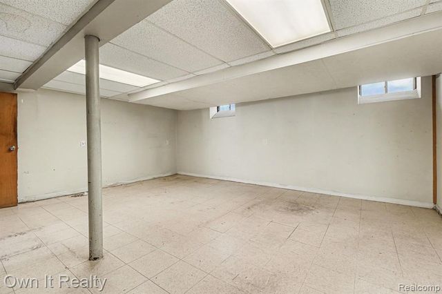 6791 Winthrop Street, Detroit, MI 48228