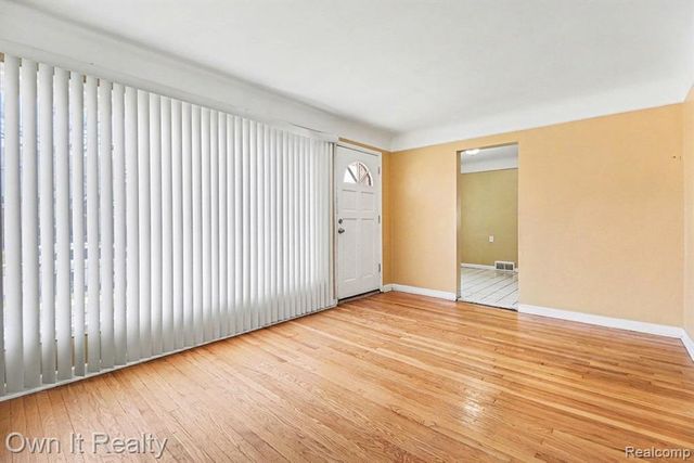 6791 Winthrop Street, Detroit, MI 48228