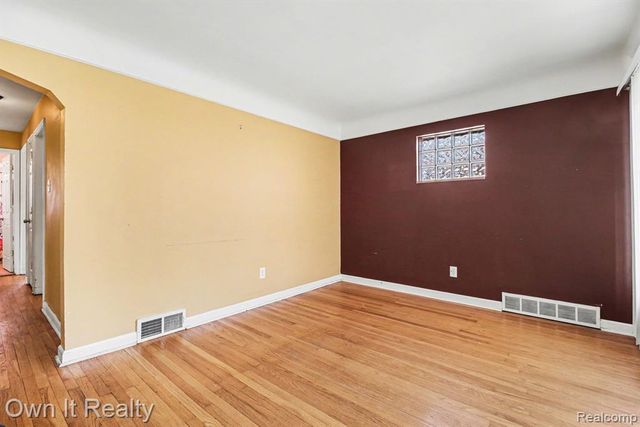 6791 Winthrop Street, Detroit, MI 48228