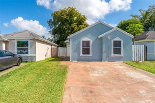 768 SW 9th St, Florida City, FL 33034