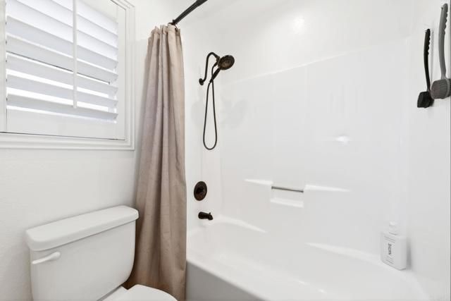 220 Vista Montana Way, Oceanside, CA 92054