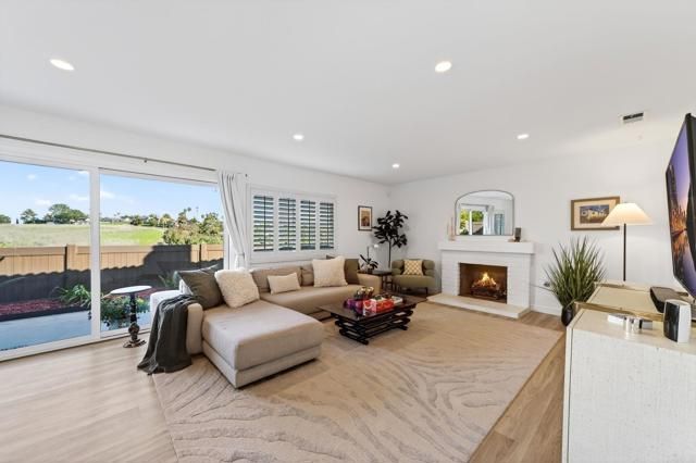 220 Vista Montana Way, Oceanside, CA 92054