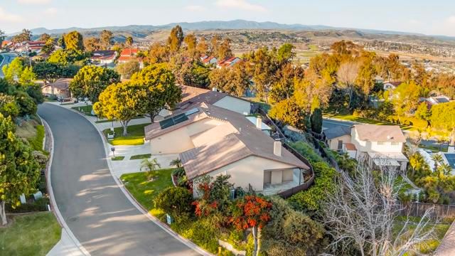220 Vista Montana Way, Oceanside, CA 92054