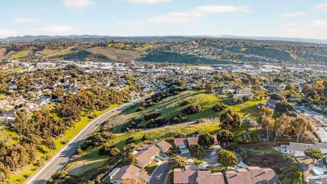 220 Vista Montana Way, Oceanside, CA 92054