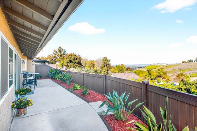 220 Vista Montana Way, Oceanside, CA 92054