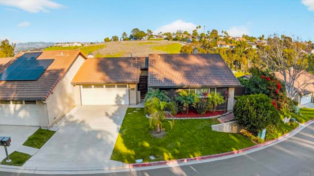 220 Vista Montana Way, Oceanside, CA 92054