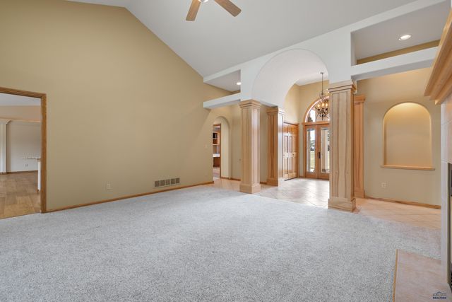 1240 KINGS RD, Rapid City, SD 57702