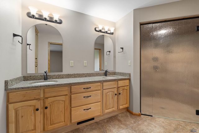 1240 KINGS RD, Rapid City, SD 57702