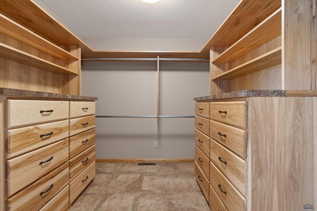 1240 KINGS RD, Rapid City, SD 57702