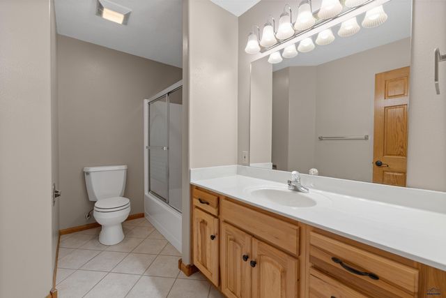 1240 KINGS RD, Rapid City, SD 57702