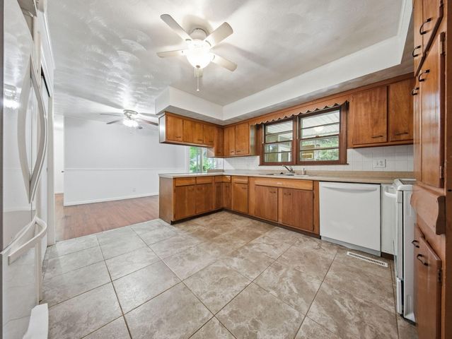 2926 E Lombard Street, Springfield, MO 65802