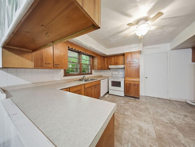 2926 E Lombard Street, Springfield, MO 65802