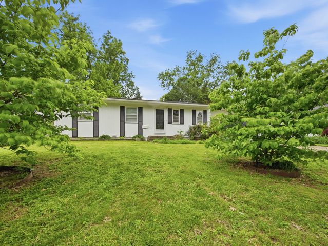 2926 E Lombard Street, Springfield, MO 65802
