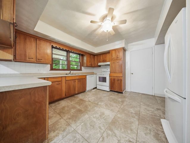 2926 E Lombard Street, Springfield, MO 65802