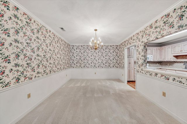 4825 Glen Ivy LN SW APT 105, Roanoke, VA 24018