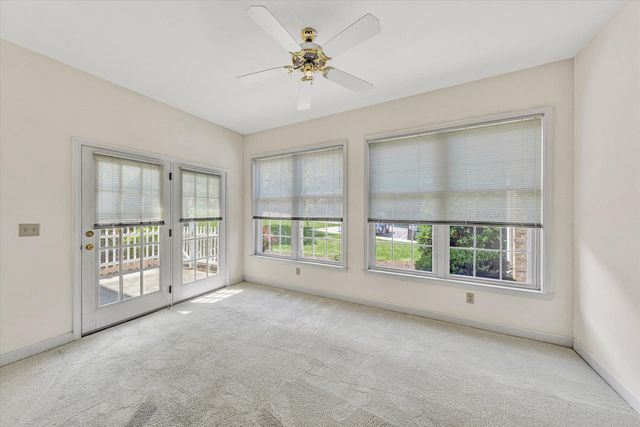 4825 Glen Ivy LN SW APT 105, Roanoke, VA 24018