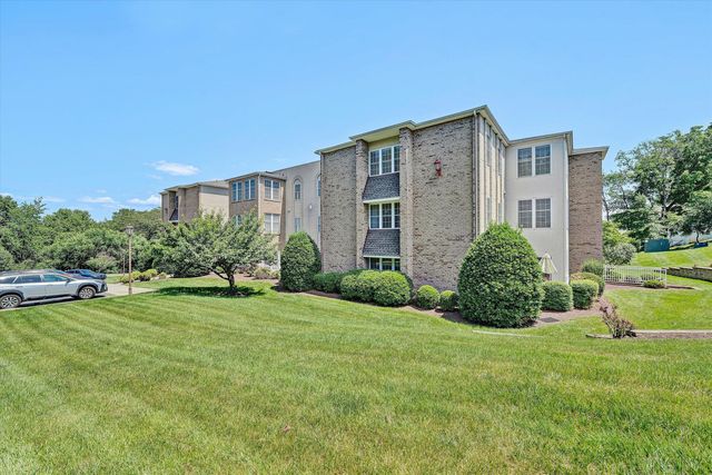 4825 Glen Ivy LN SW APT 105, Roanoke, VA 24018