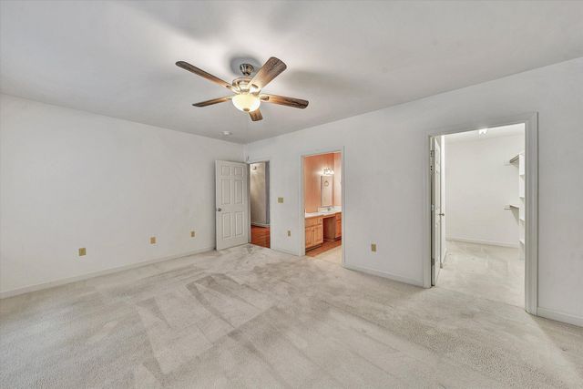 4825 Glen Ivy LN SW APT 105, Roanoke, VA 24018