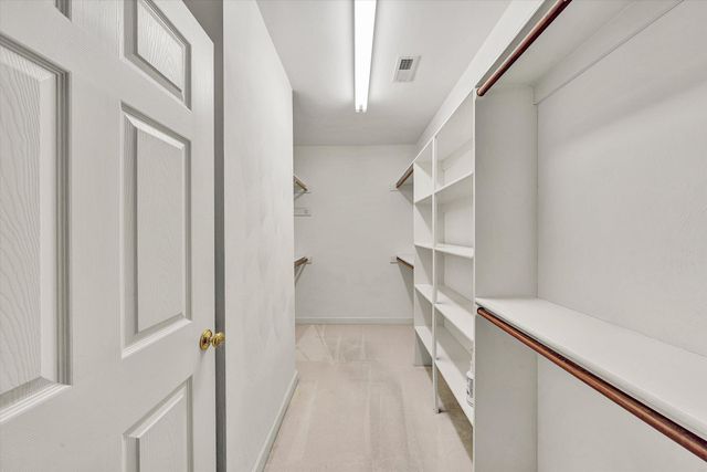 4825 Glen Ivy LN SW APT 105, Roanoke, VA 24018