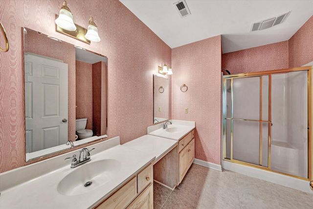 4825 Glen Ivy LN SW APT 105, Roanoke, VA 24018