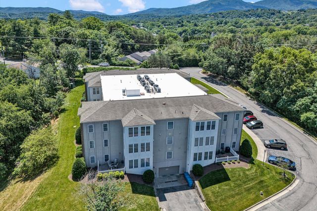 4825 Glen Ivy LN SW APT 105, Roanoke, VA 24018