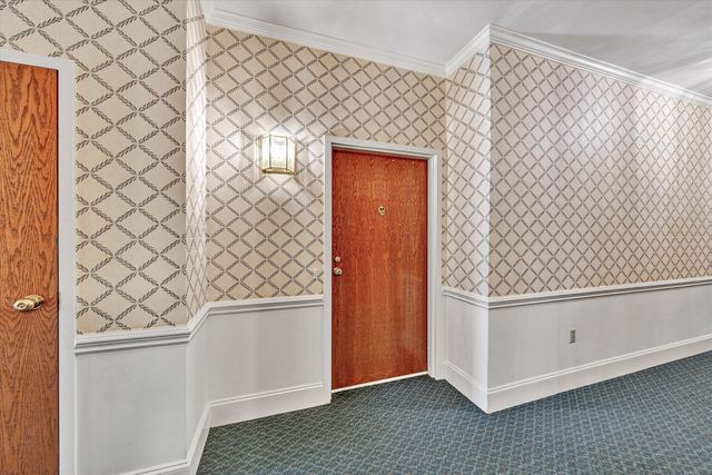 4825 Glen Ivy LN SW APT 105, Roanoke, VA 24018