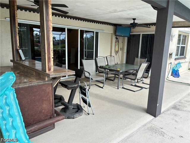 519 SE 20th CT, Cape Coral, FL 33990