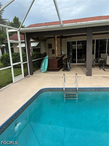 519 SE 20th CT, Cape Coral, FL 33990