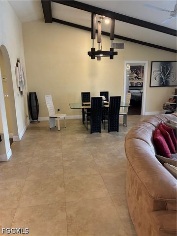 519 SE 20th CT, Cape Coral, FL 33990