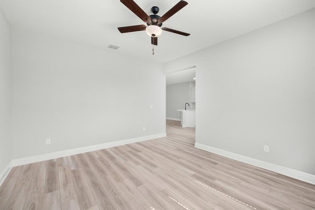 392 SW Paw Court, Port St. Lucie, FL 34953