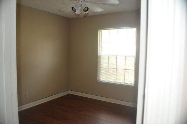 1008 LARKSPUR Loop, St. Johns, FL 32259