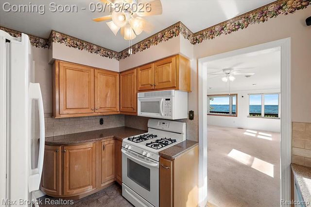 22665 Madison Street, Saint Clair Shores, MI 48081