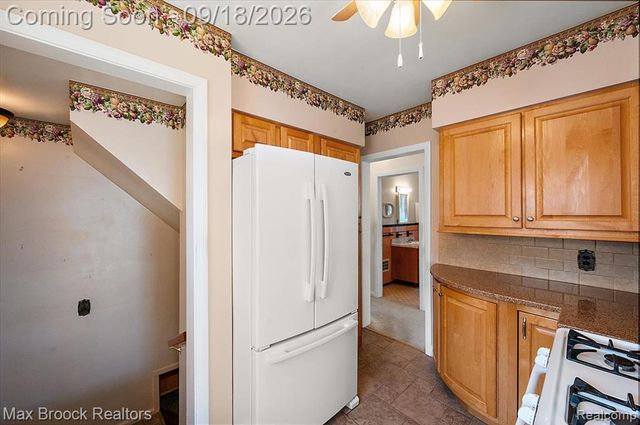 22665 Madison Street, Saint Clair Shores, MI 48081