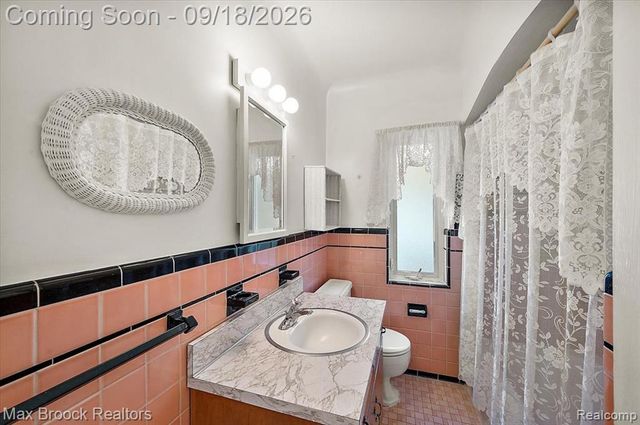 22665 Madison Street, Saint Clair Shores, MI 48081