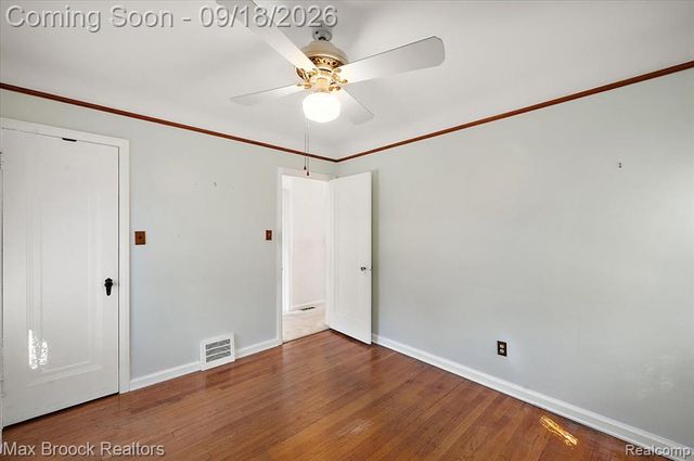 22665 Madison Street, Saint Clair Shores, MI 48081
