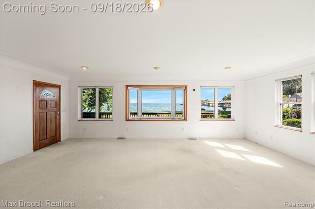 22665 Madison Street, Saint Clair Shores, MI 48081