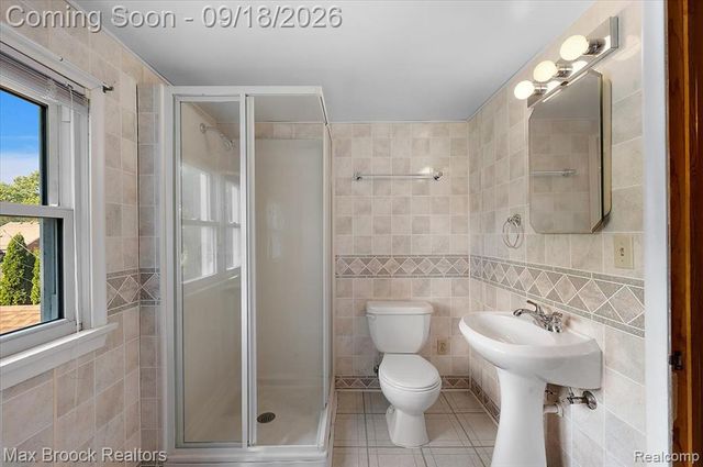 22665 Madison Street, Saint Clair Shores, MI 48081