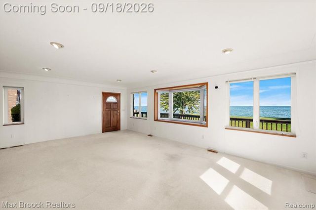 22665 Madison Street, Saint Clair Shores, MI 48081