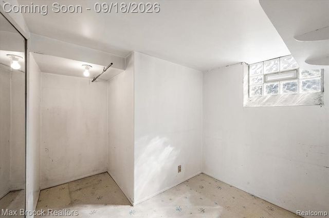 22665 Madison Street, Saint Clair Shores, MI 48081