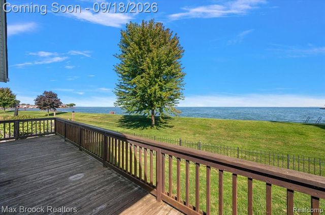 22665 Madison Street, Saint Clair Shores, MI 48081
